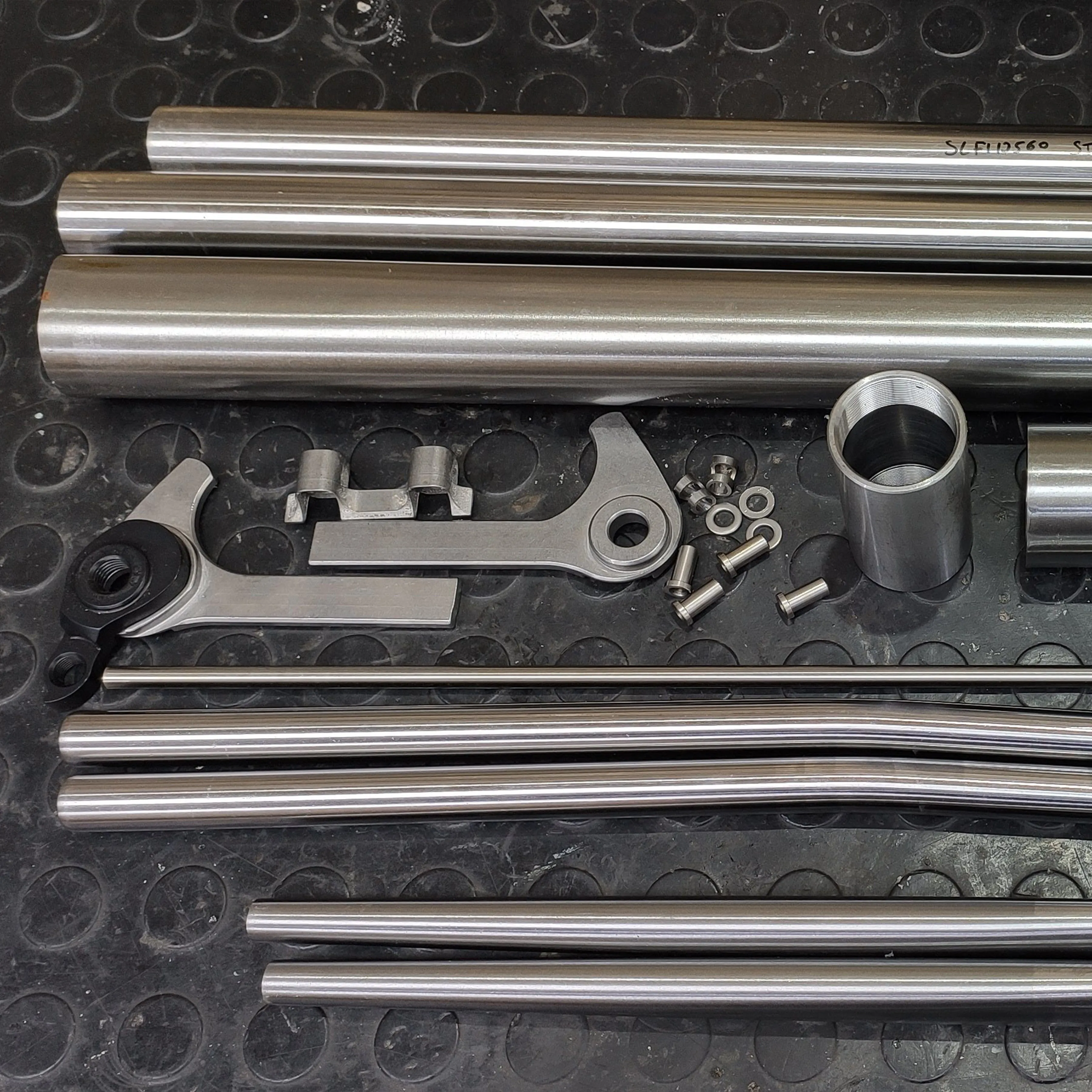 Stock de tubería Columbus en el taller