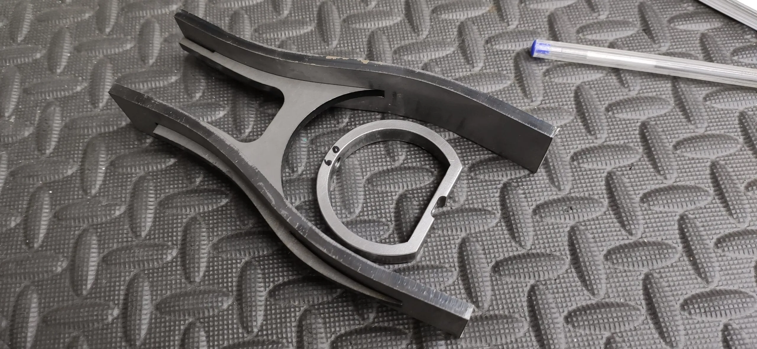 Detalle del montaje de Oxia Angry Minion