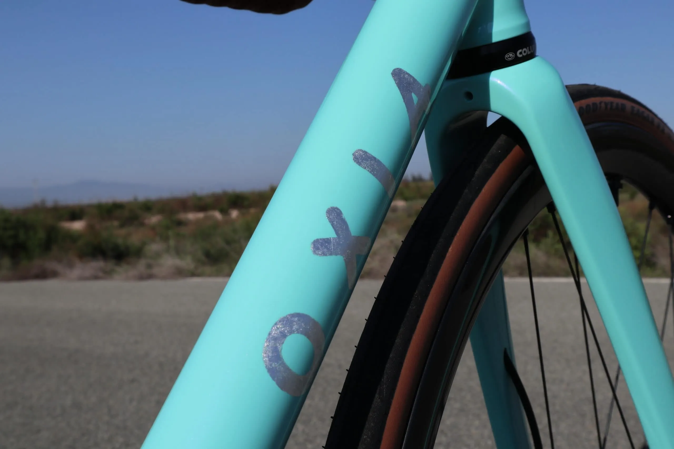 Detalle de ruedas y cockpit de Oxia Berilio