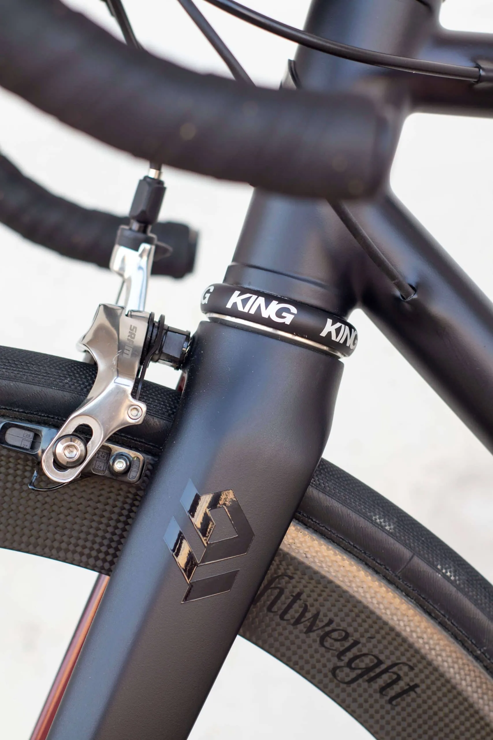 Detalle del montaje de Oxia Black Chilli