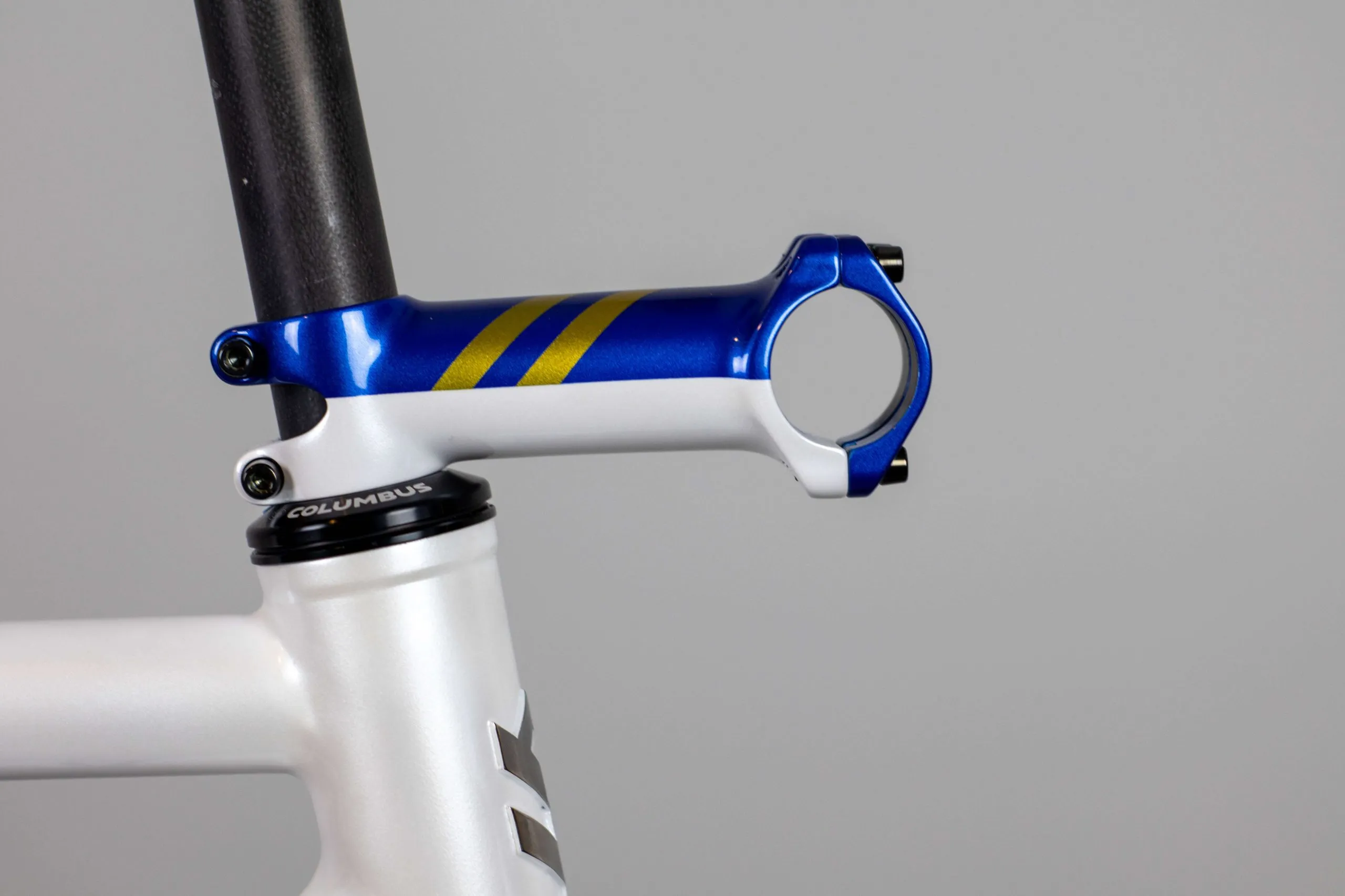 Detalle de ruedas y cockpit de Oxia Galibier