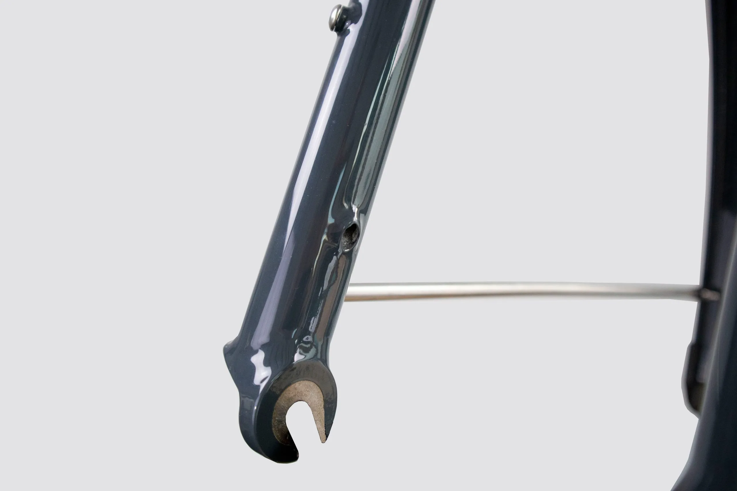 Detalle de ruedas y cockpit de Oxia Lola