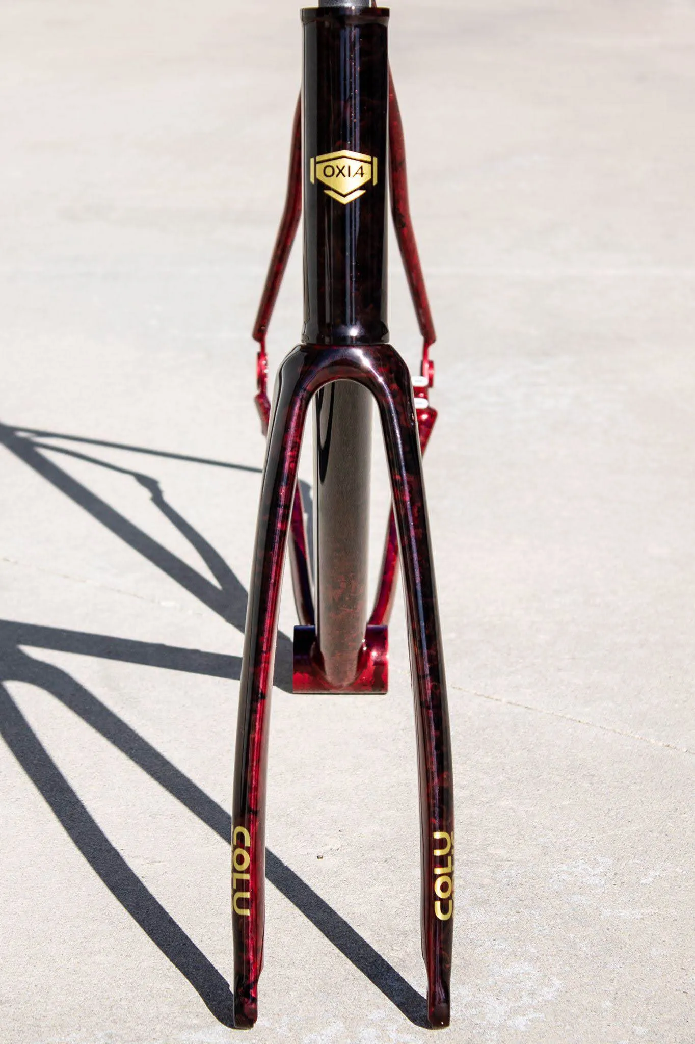 Detalle de ruedas y cockpit de Oxia Luzifer