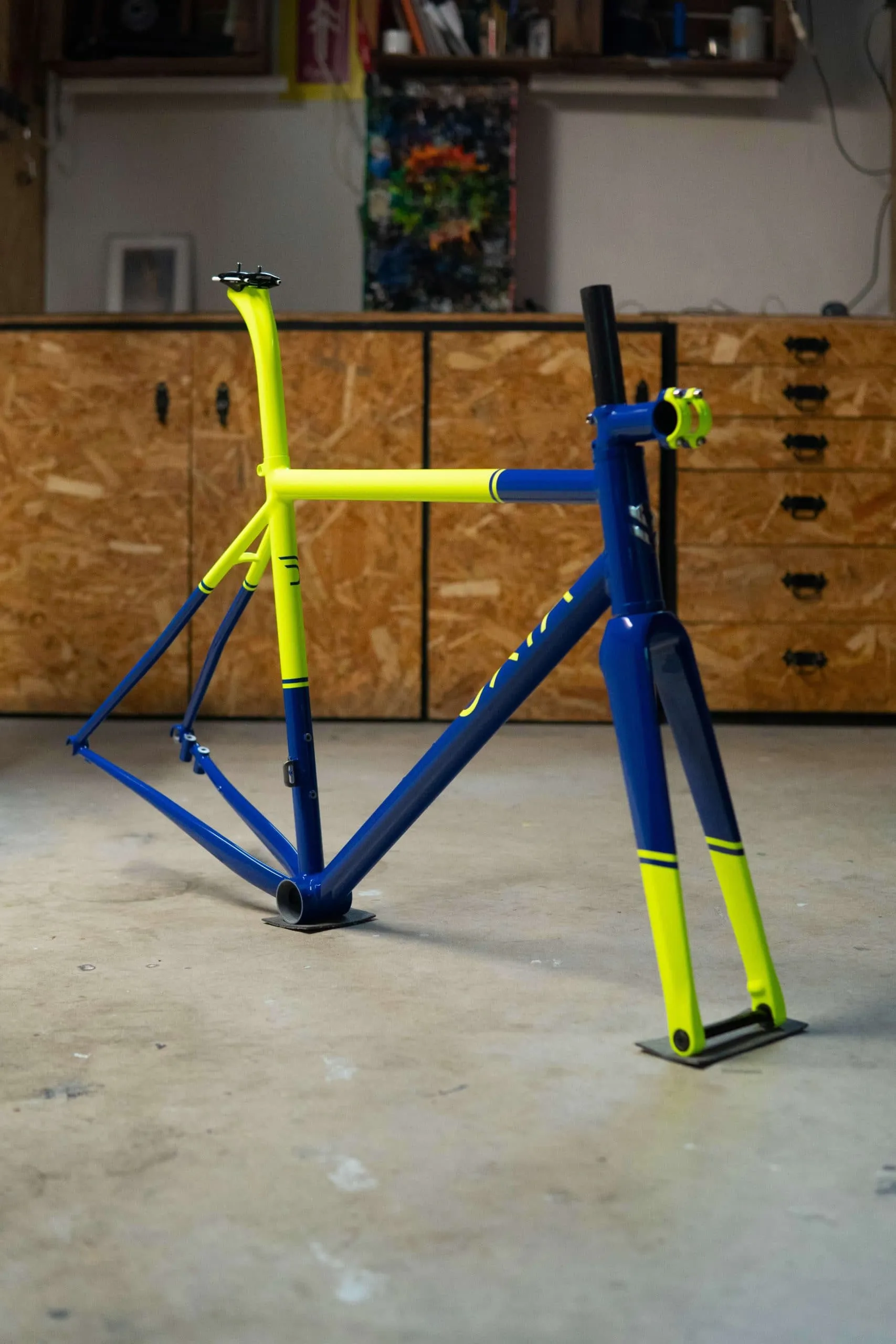 Detalle de ruedas y cockpit de Oxia SR2 Fluor