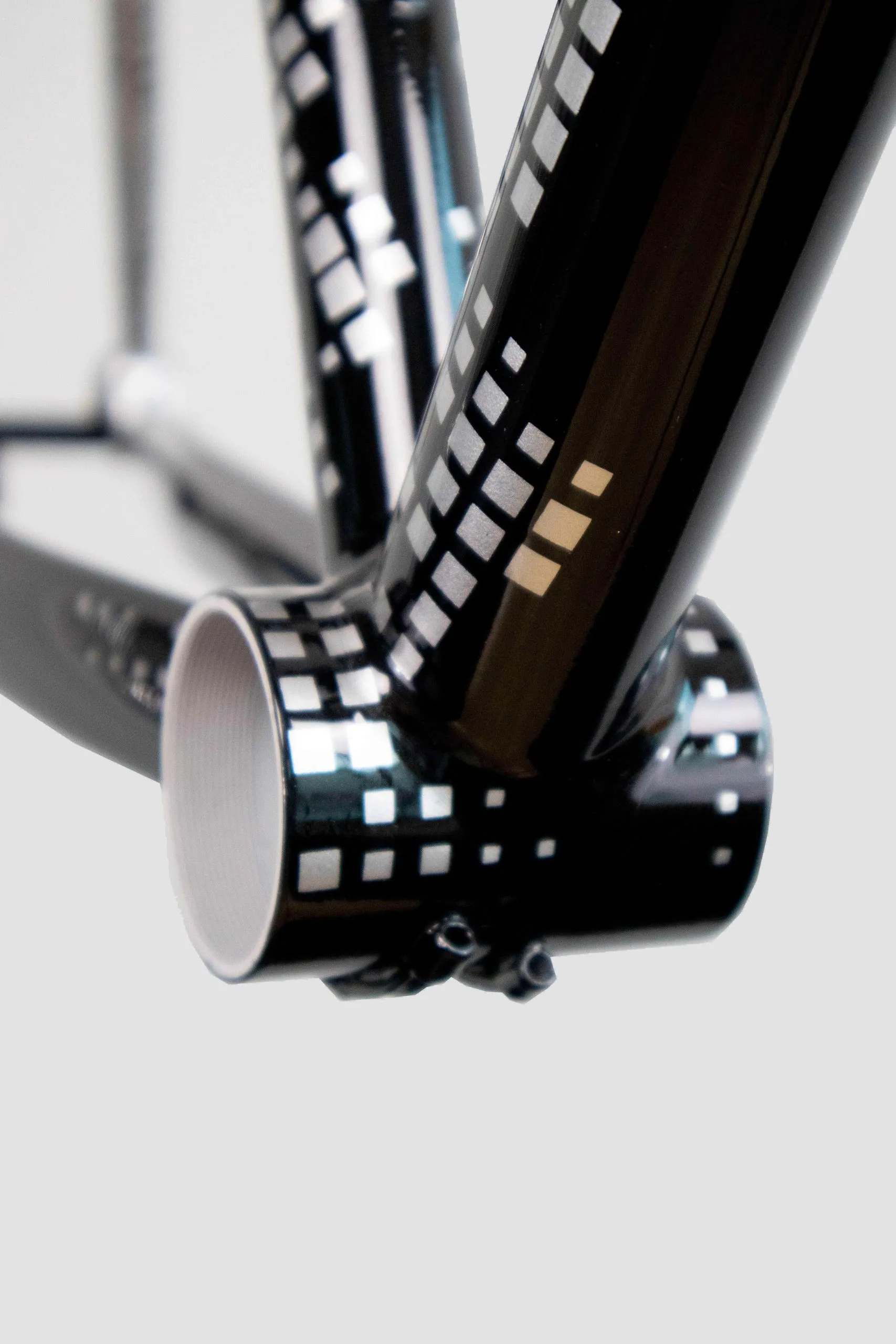 Detalle de ruedas y cockpit de Oxia The Holy Grail