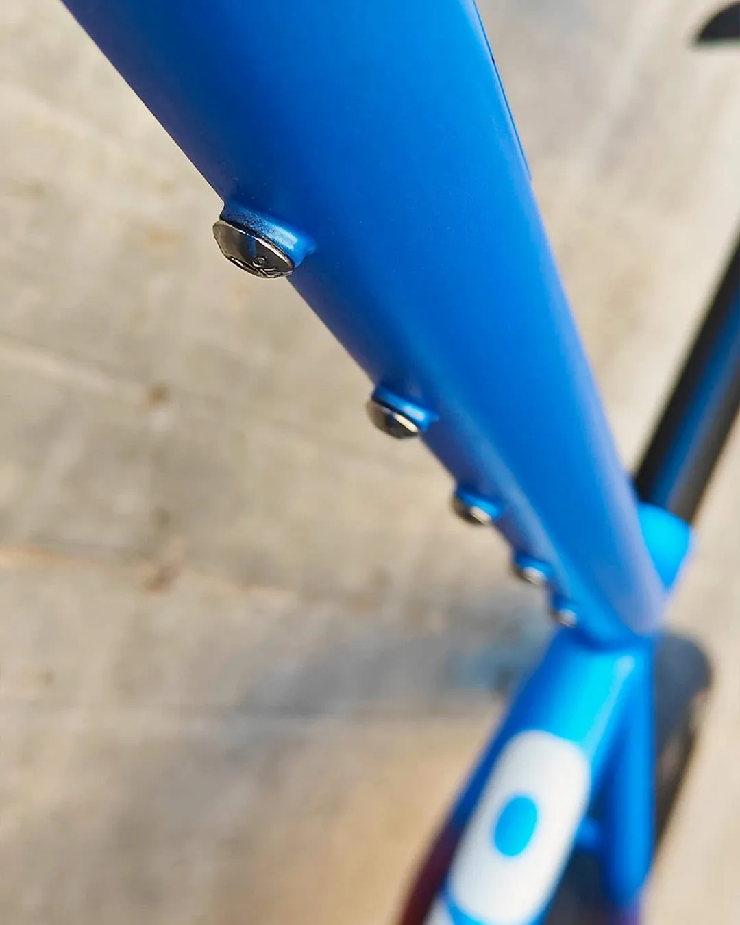 Detalle de accesorios de la Oxia TheTraka560