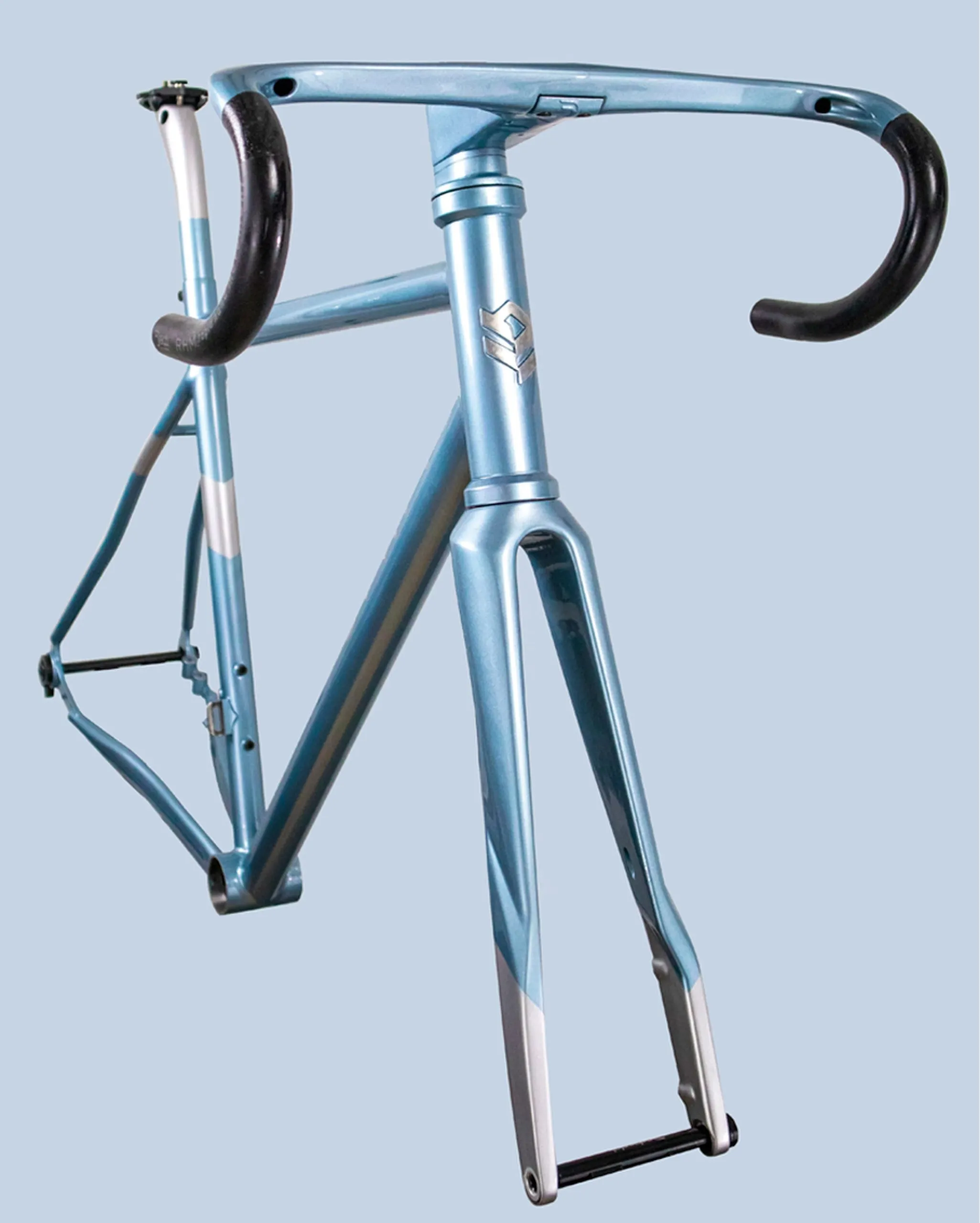 Detalle de ruedas y cockpit de Oxia Ura