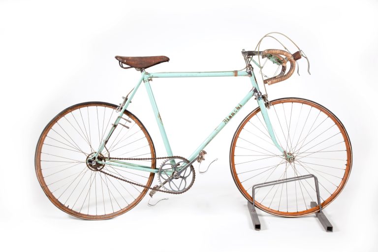 Bicicleta Bianchi 1950-1952 expuesta en el Museo della Scienza e della Tecnologia de Milán